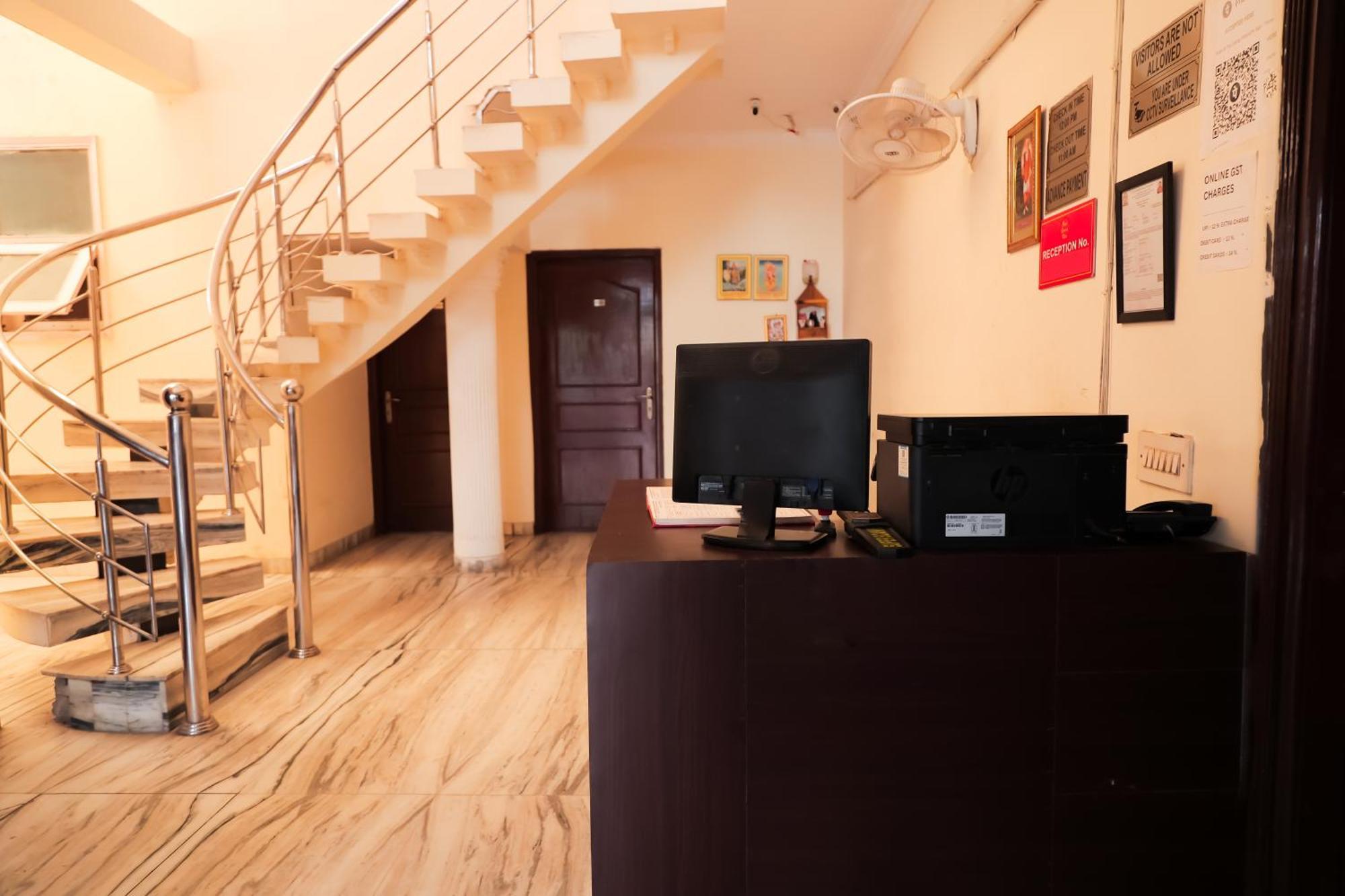 Hotel Green Villa - Near Anand Vihar Station New Delhi Exterior photo